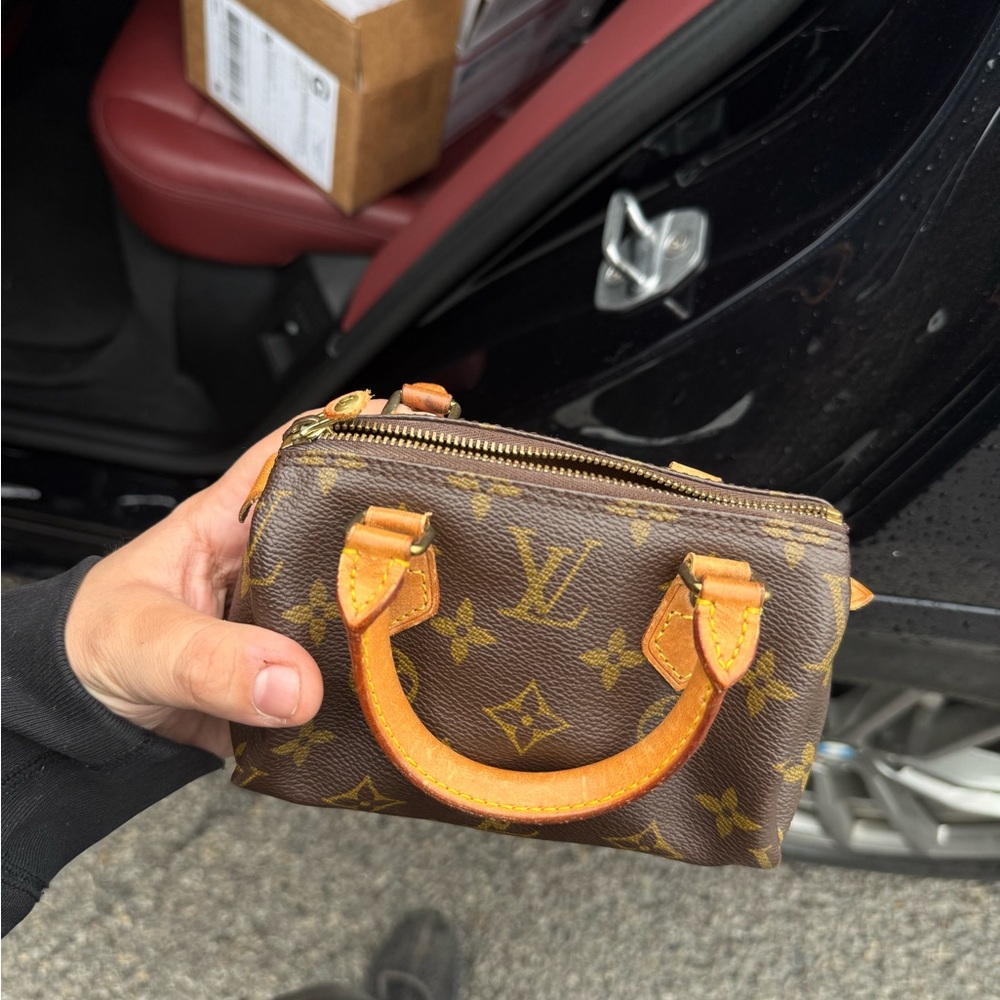 Louis Vuitton Brown Monogram Handbag - Picture 3 of 5